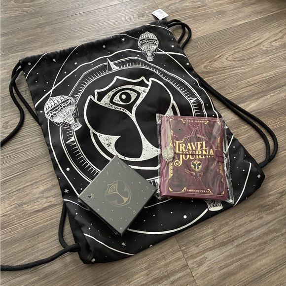 NWT- Tomorrowland 2025 drawstring bag & Goodies - Picture 2 of 9